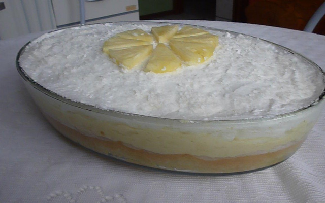 Bolo abacaxi de forma