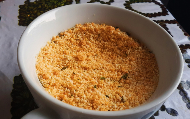 Farofa tradicional caseira