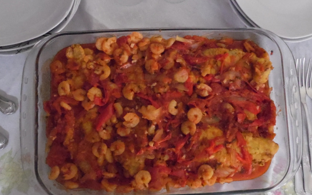 Merluza la sauce aux crevettes