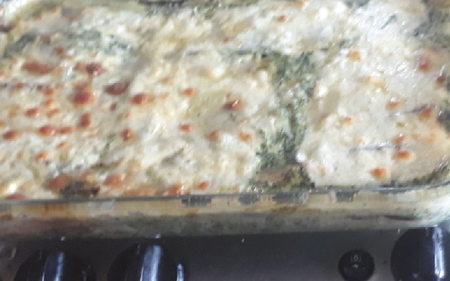 Lasanha com molho de espinafre