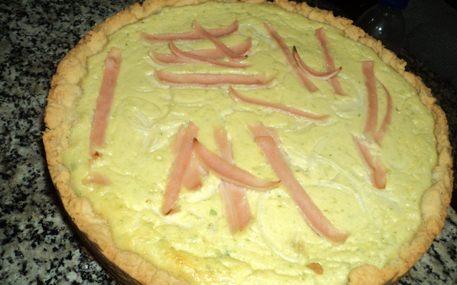 Quiche fácil de queijo e cebola