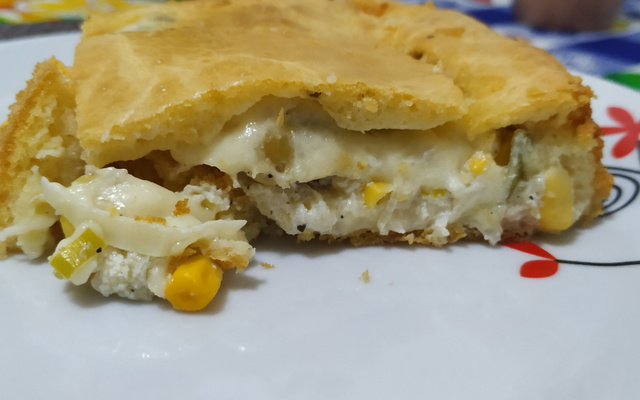 Torta de alho poró com requeijão