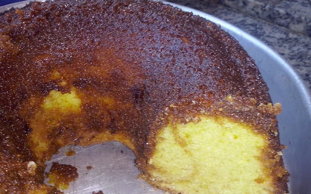 Bolo de fubá caramelizado