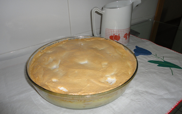 Tortura de abacaxi com coco