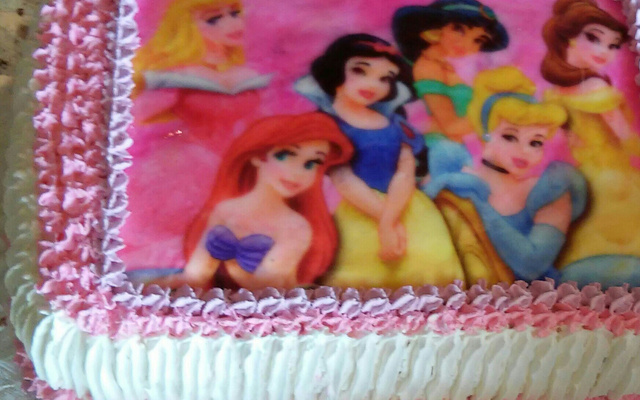 Bolo de aniversário de pêssego