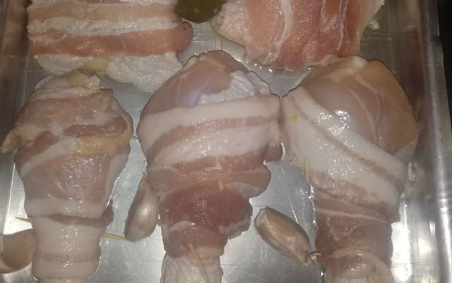 Coxa de frango com bacon