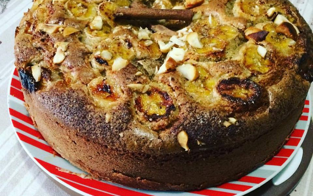 Bolo integral de banana e castanha-do-pará