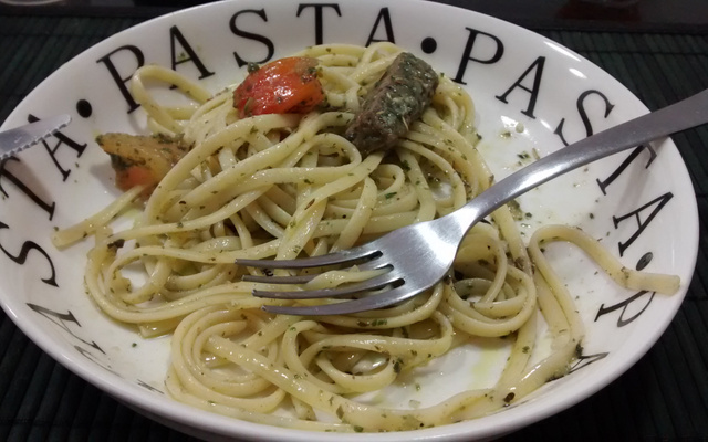 Espaguete sete ervas com escalope de filé mignon