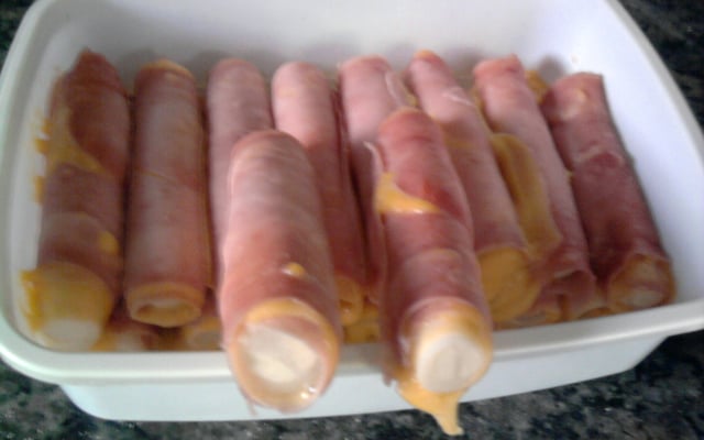 Enroladinho de queijo com presunto e palmito