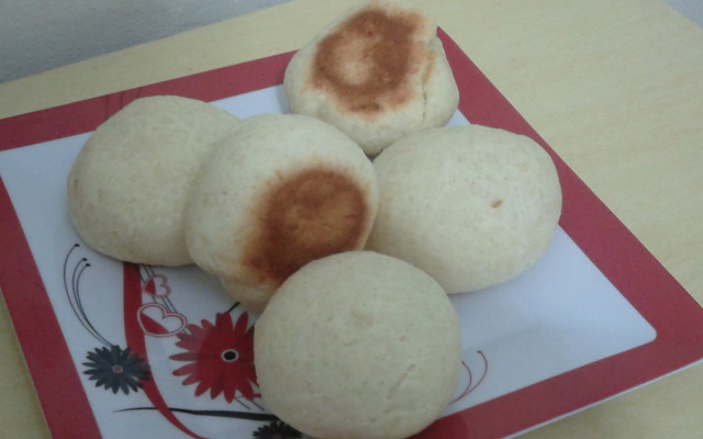 Pão caseiro de queijo provolone