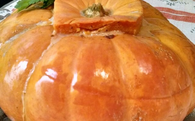 Abóbora moranga recheada com carne seca feita no micro-ondas