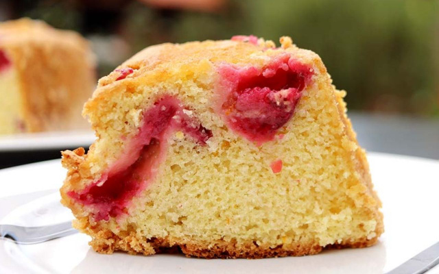 Bolo de ameixa vermelha