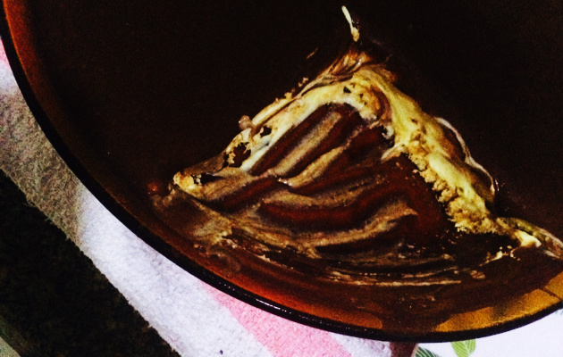 Mousse delicioso de maracujá com chocolate