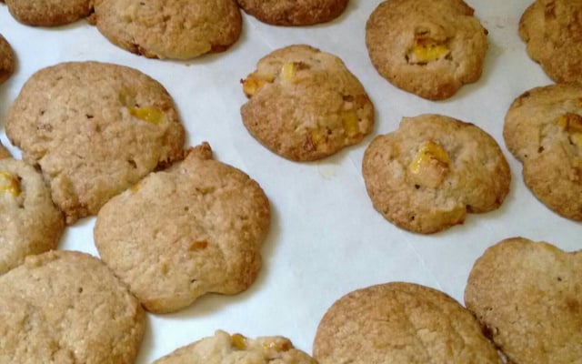 Biscoitos de banana, aveia e canela