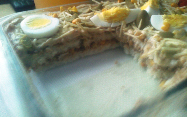 Torta salgada de pão de forma com sardinha