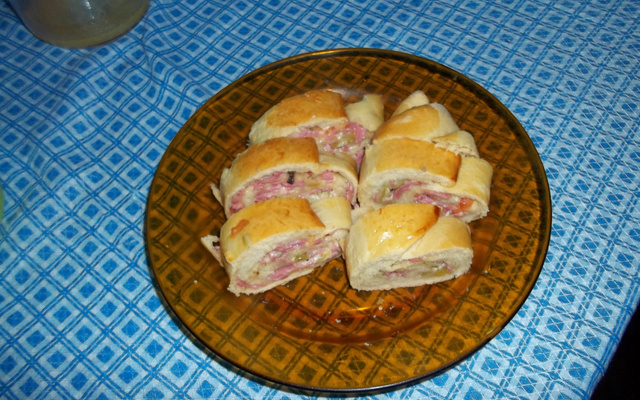 Enroladinho de presunto e queijo