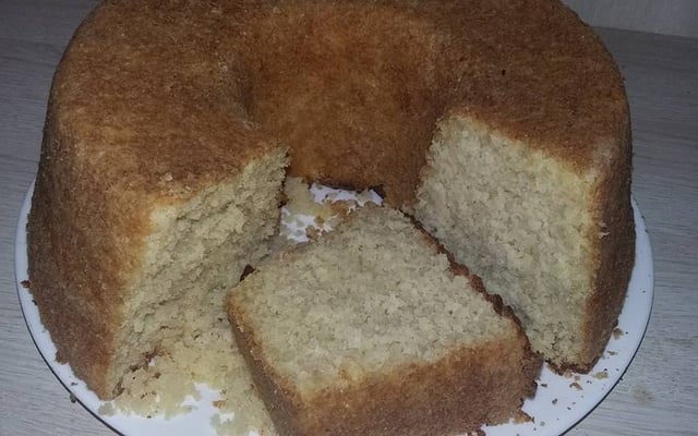 Bolo de tapioca e coco