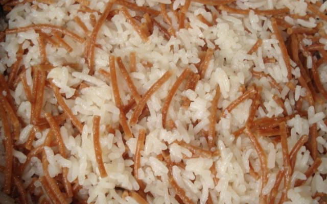 Arroz com macarrãozinho da mamãe