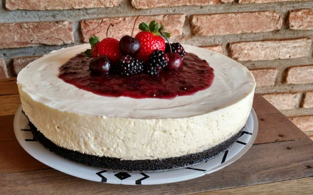 Cheesecake de limão com frutas vermelhas (não vai ao forno)