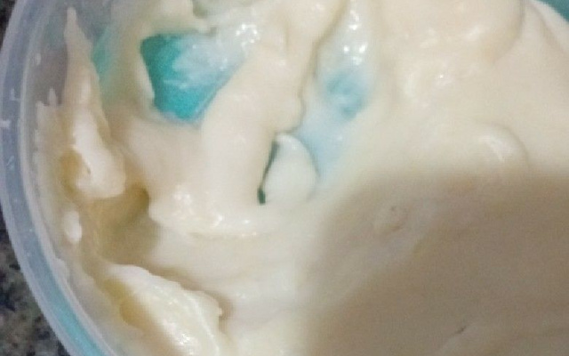 Requeijão caseiro com queijo parmesão