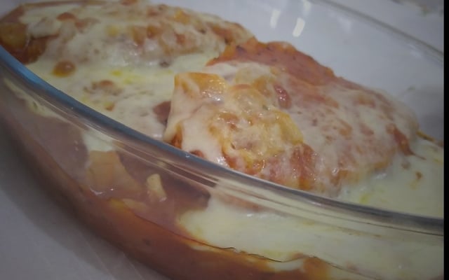 Empanado de frango à Parmegiana