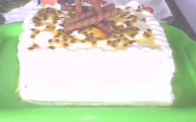 Bolo de maracujá recheado com mousse de maracujá