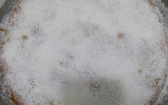 Bolo molhado de coco