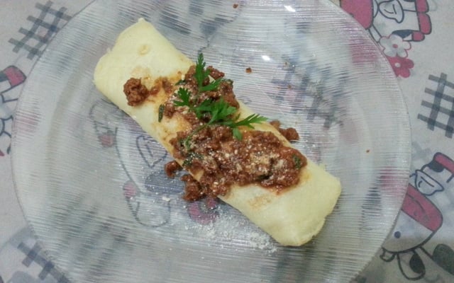 Panqueca de molho à bolonhesa