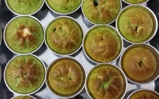 Bolinho assado de espinafre