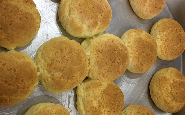 Pão de queijo de araruta