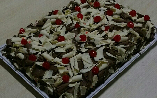 Bolo trufado de chocolate