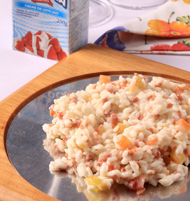 Risoto de calabresa com tomates pelados