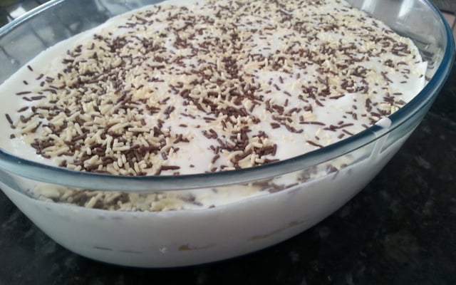 Sobremesa de abacaxi com canela