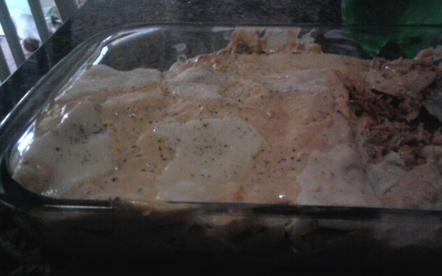 Panqueca de frango ao molho rosé