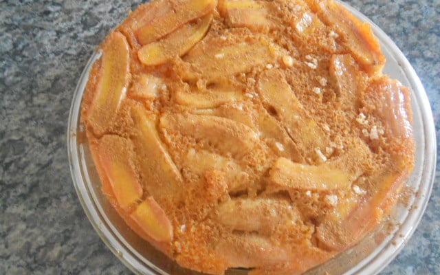 Bolo caramelizado de banana da Cida