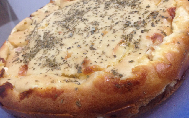 Torta cremosa de presunto e queijo