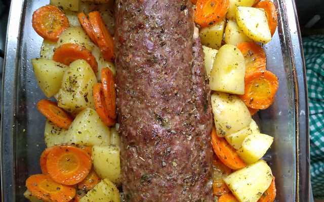 Rocambole de carne moída