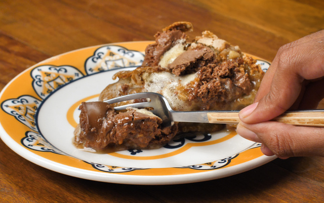 Torta de banana com chocolate aerado