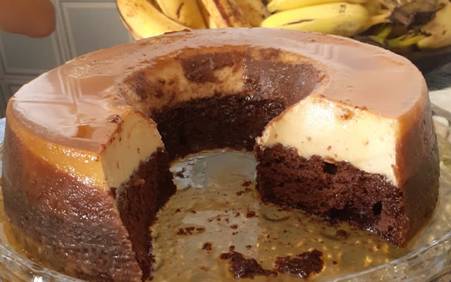 Bolo pudim de chocolate delicioso