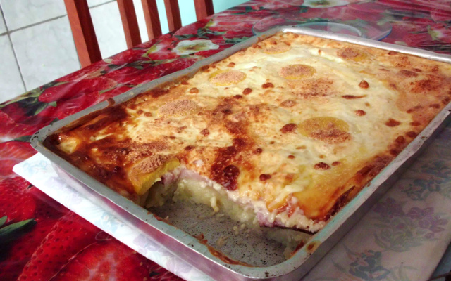 Batata com bacon e queijos de forno do Lino