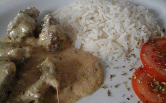 Carne gostosa com creme de leite da Daniele