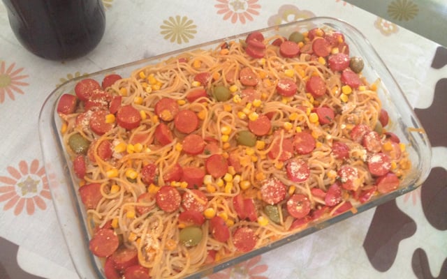 Macarrão com salsicha delícia