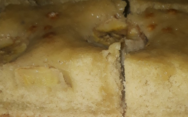 Bolo simples de banana e maçã