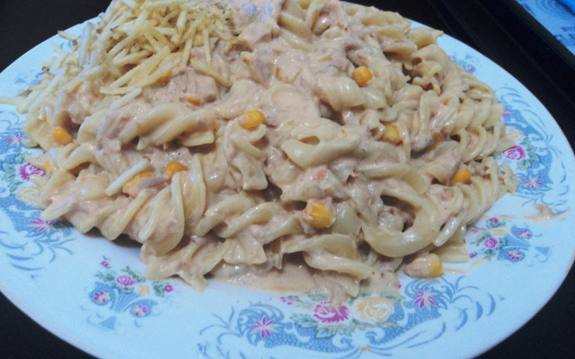 Macarrão com molho de atum