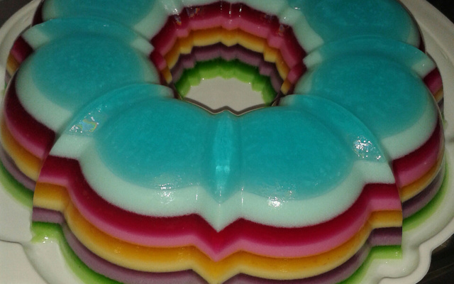 Gelatinas coloridas em camadas