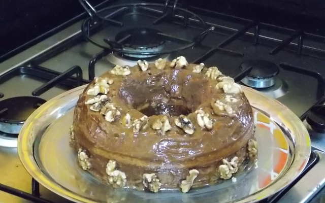 Bolo de café e nozes