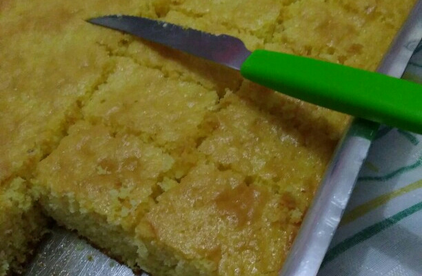 Bolo fofinho de fubá com leite de coco