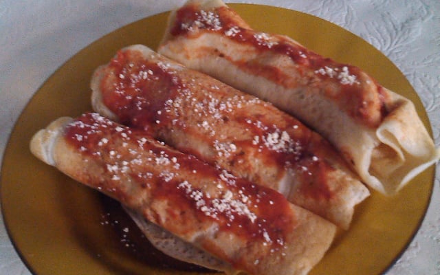 Panqueca sem ovos de carne desfiada