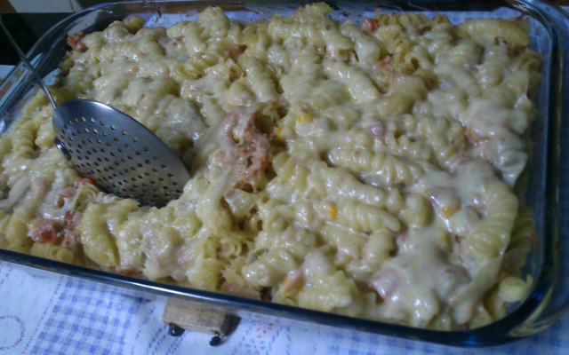 Macarrão de forno com atum