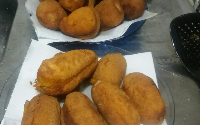 Bolinho de abóbora com carne seca e mussarela